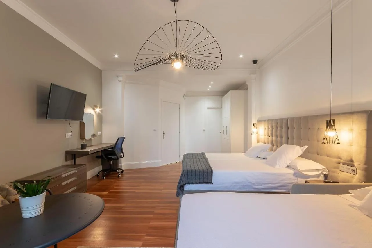 Habitaciones Apartamento B&B Plaza Nueva 8 ビルバオ ホームステイ